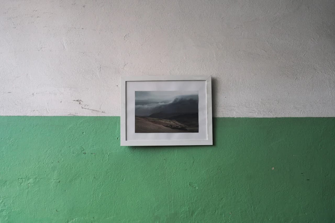 Zdjęcie panoramiczne 15 × 30 cm z widokiem na łańcuch górski w wąskiej ramce