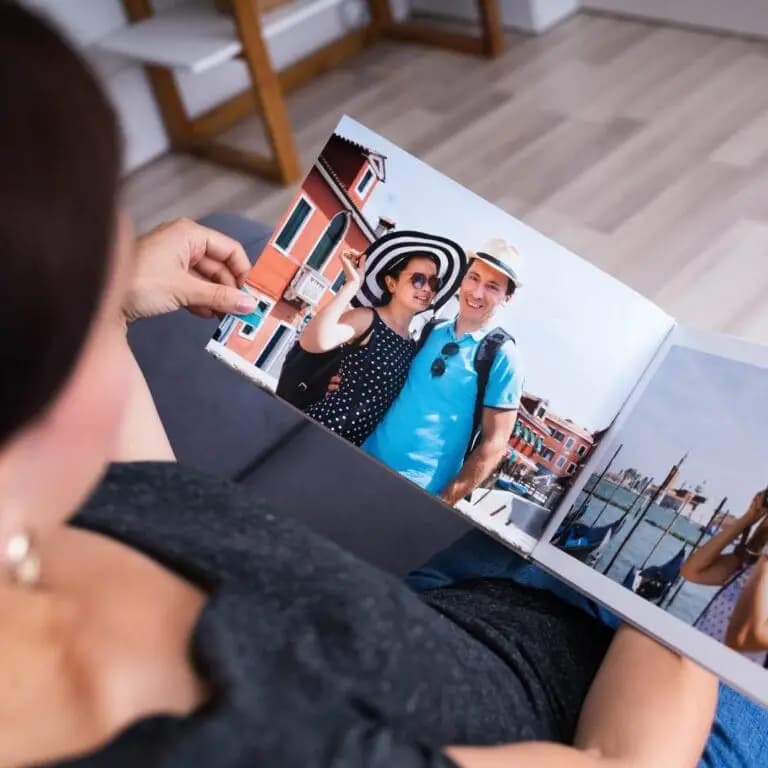 Wydrukowane zdjęcia wysokiej jakości wywołane na profesjonalnym papierze Fujifilm